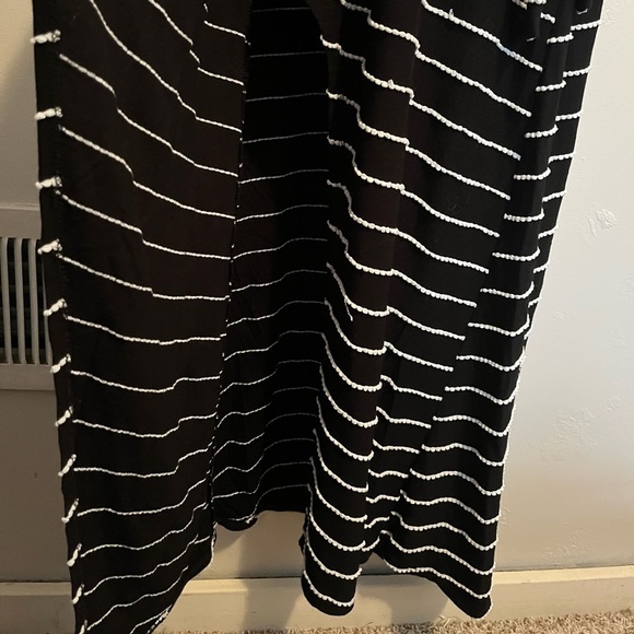 Jessica Simpson Maxi Dress
Striped Wrap Tie Waist Black & White - Picture 9 of 13